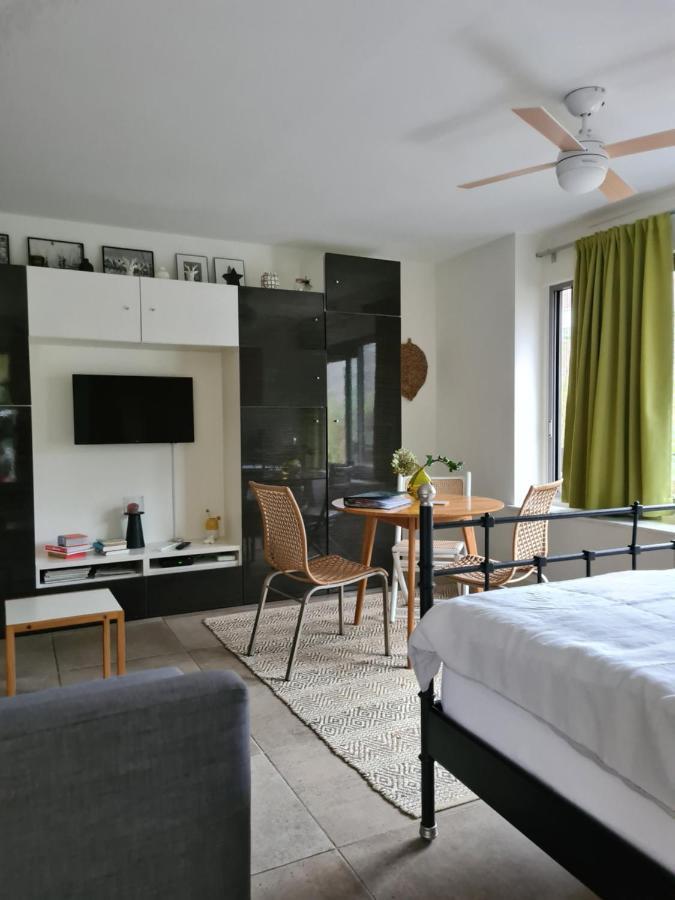 أمستردام Great Canal Studio - Water View & Free Parking المظهر الخارجي الصورة