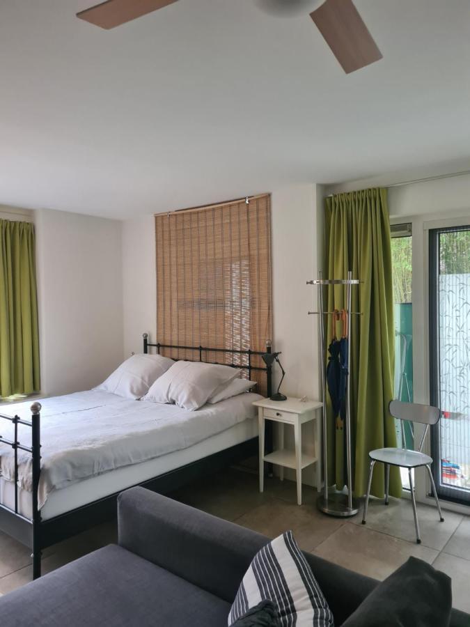 أمستردام Great Canal Studio - Water View & Free Parking المظهر الخارجي الصورة